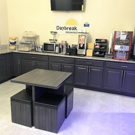 Days Inn By Wyndham Liberty/Ne Kansas City ภายนอก รูปภาพ