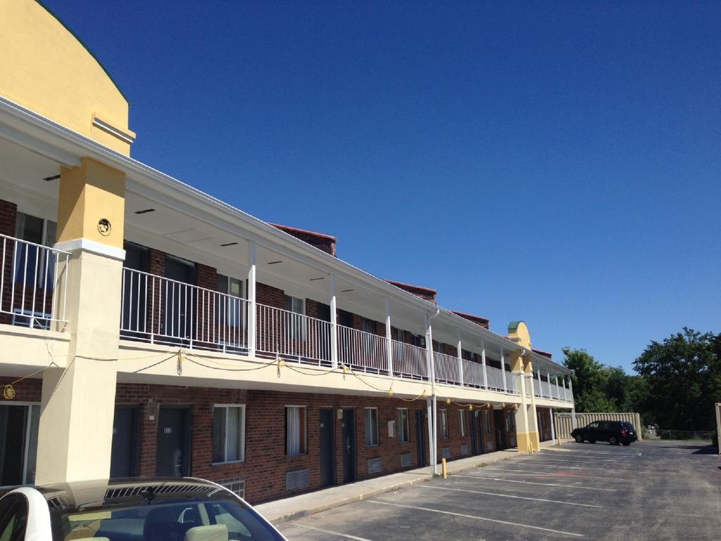 Days Inn By Wyndham Liberty/Ne Kansas City ภายนอก รูปภาพ